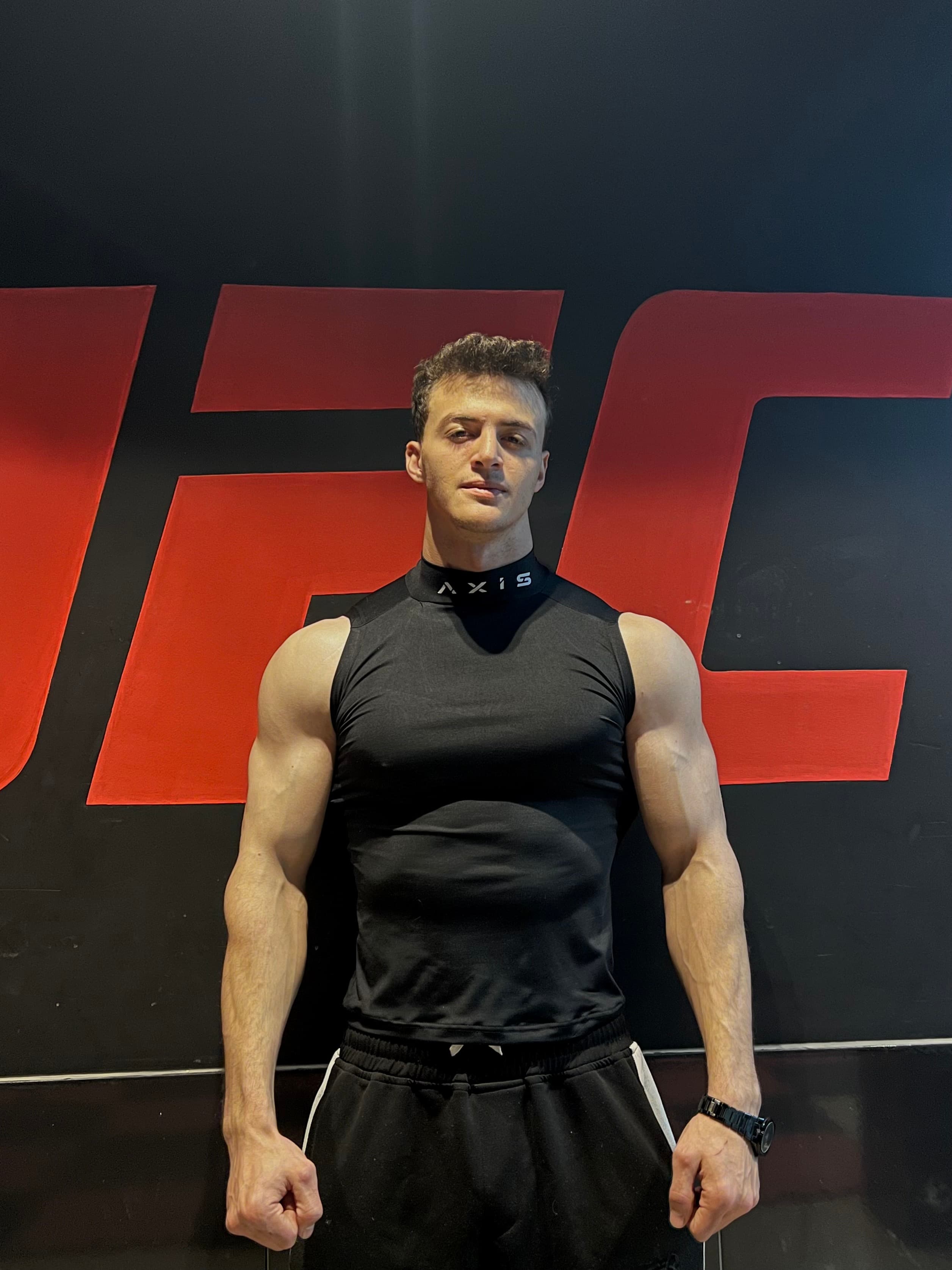 Sleeveless compression T-shirt